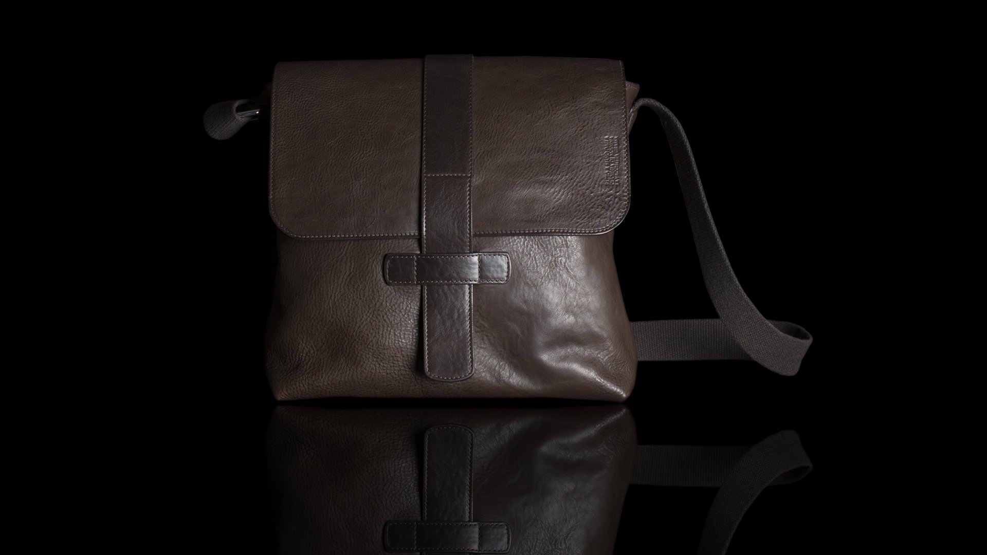 Man / Woman leather bag with shoulder strap, dark brown color