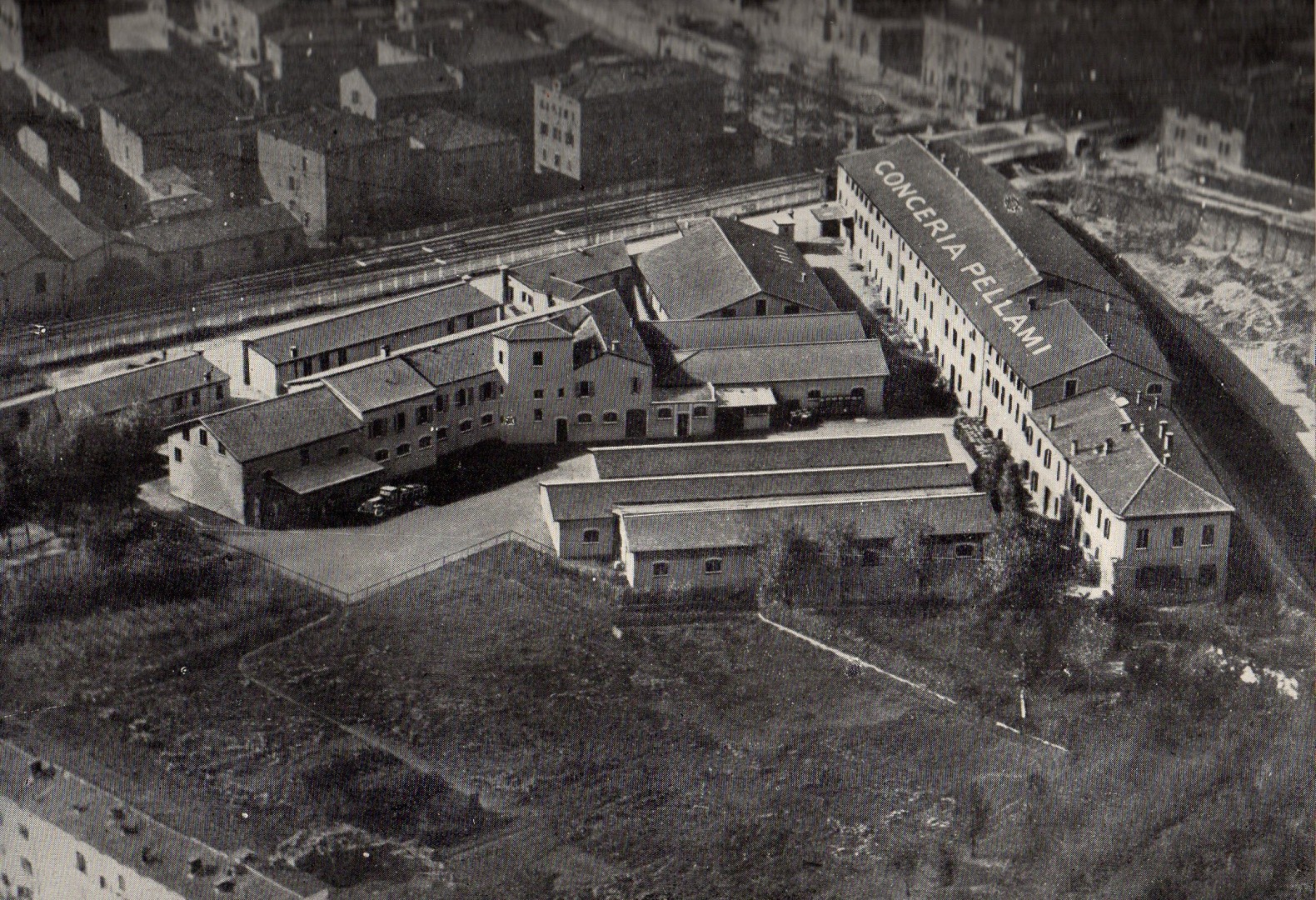 Conceria pellami di Modena fuori Porta Castello: Porta Castello sorgeva nell'attuale Zona Tempio, la conceria era situata nell'area della moderna Polisportiva Villa D'Oro, quartiere Crocetta
